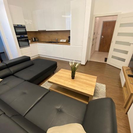 Classy Times - City Centre - Private Parking - Sunny Apartment Poprad Exterior foto